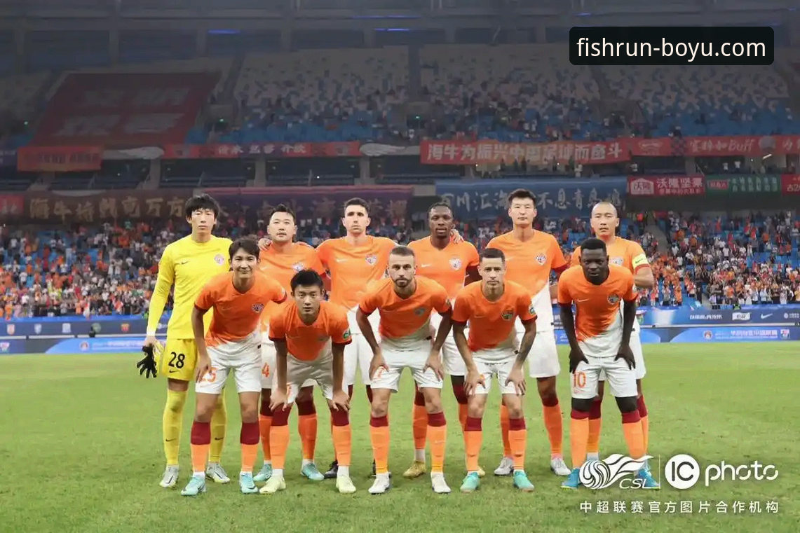 青岛海牛3-1力克上海海港：中超观赛必备知识与赛事深度解析
